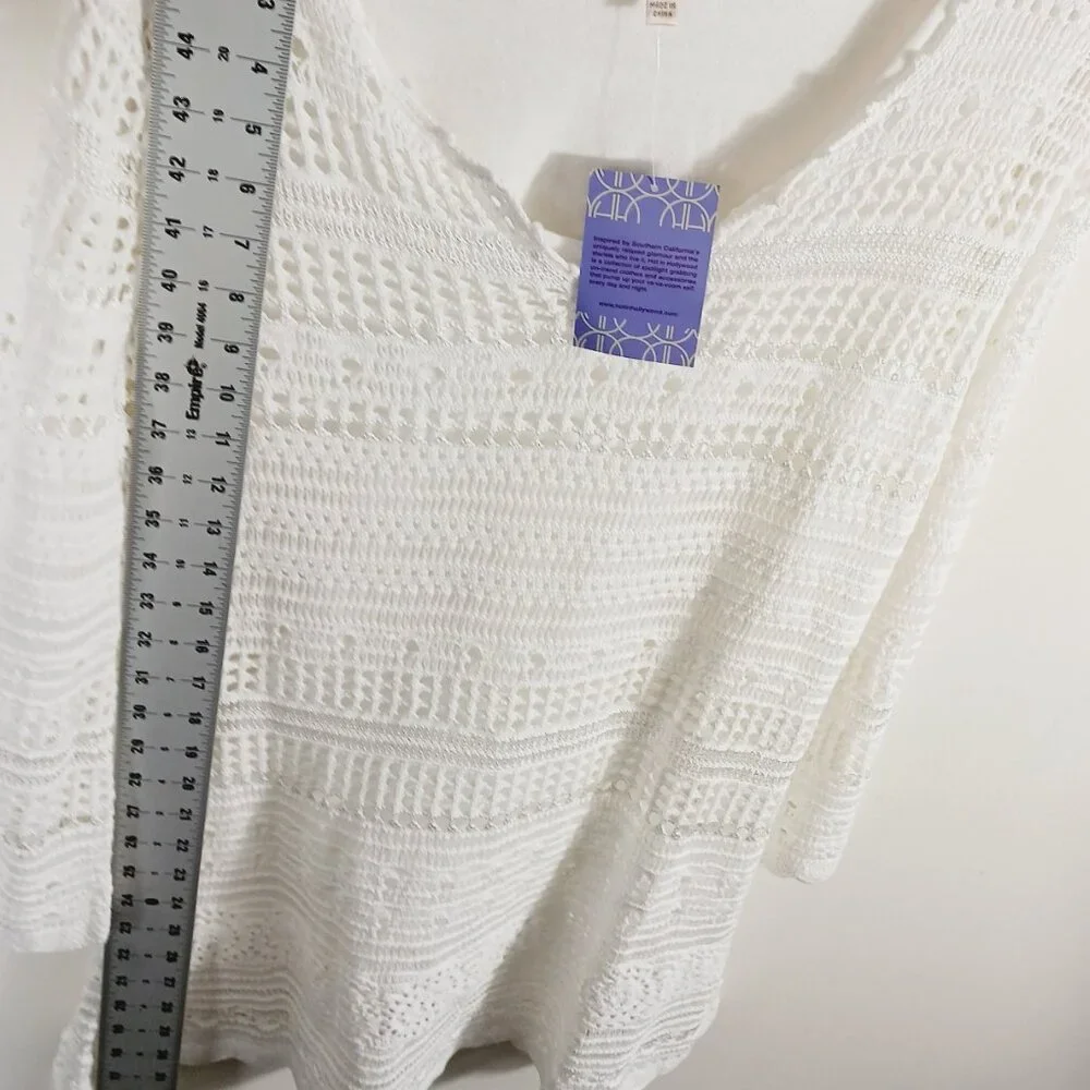 NWT Hot in Hollywood, Split V Neck 3/4 Sleeve Crochet Tunic, White, Size Medium